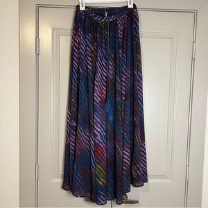 FREE PEOPLE: Gorgeous maxi skirt| peasant skirt